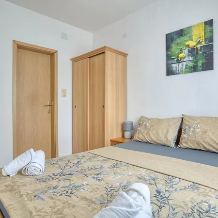 Apartment Elena *