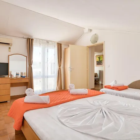 Elena Apartment *