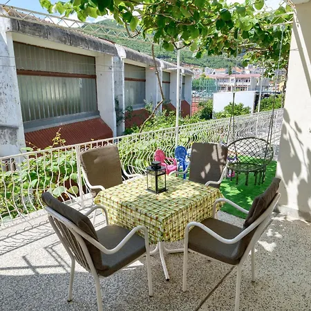 Apartment Elena