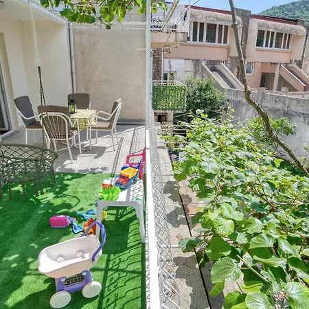 Apartment Elena *