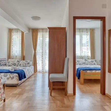 Apartment Elena
